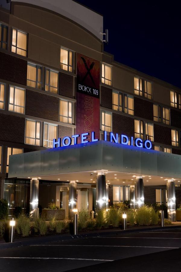 Hotel Indigo Boston - Newton Riverside Exteriör bild